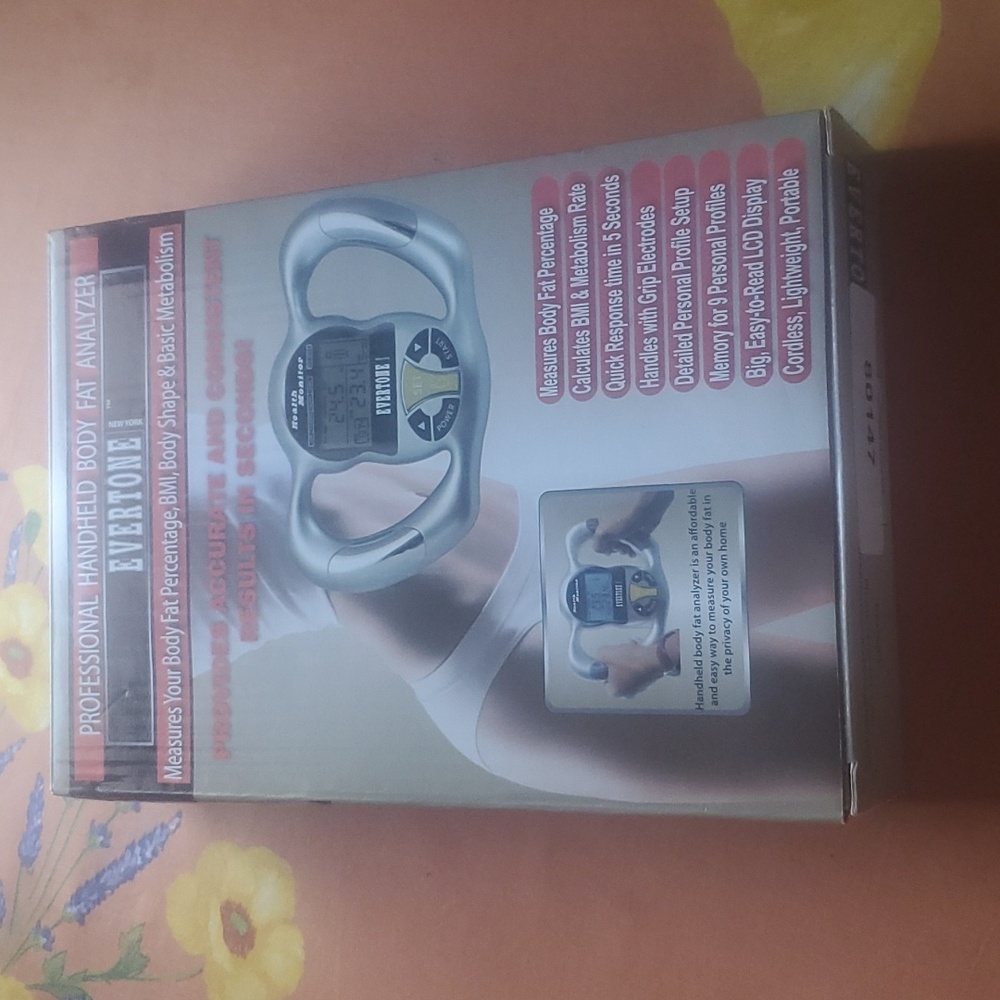 NIB Evertone Professional Handheld Body Fat Analyzer